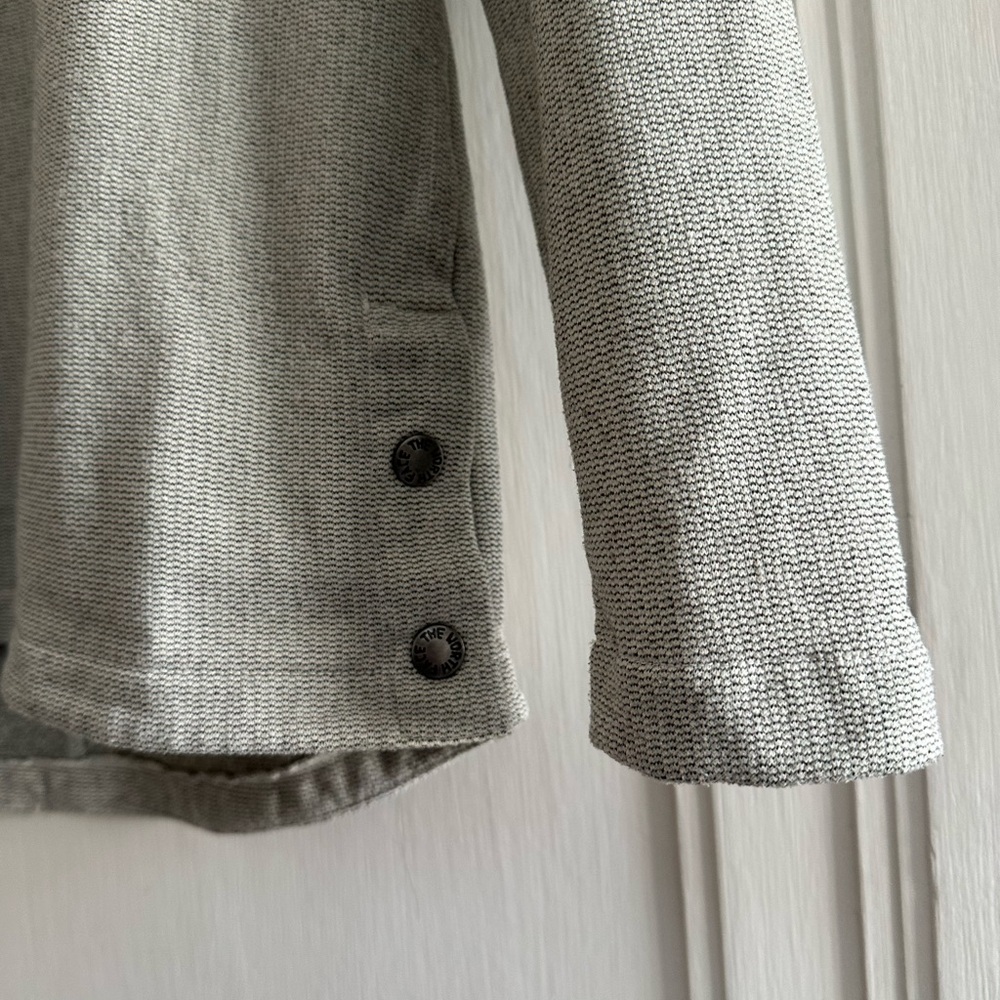 The North Face Women’s Heather Gray 1/4-Snap Hooded Pullover - XS - Picture 6 of 9